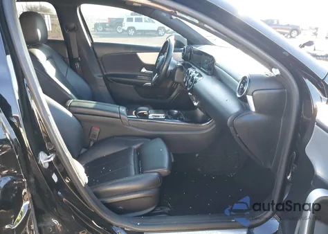 2020 Mercedes-Benz A 220 z USA, uszkodzony, nr VIN W1K3G4EB0LW044758